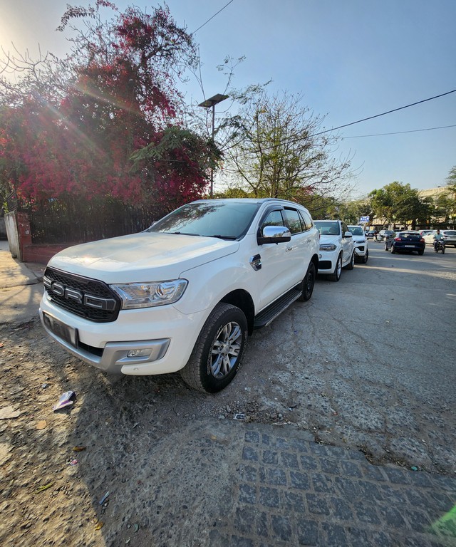 Ford Endeavour 2.2 Titanium AT 4X2 Second-hand 2016 Ford Endeavour 2.2 Titanium AT 4X2 for sale in New Delhi-2