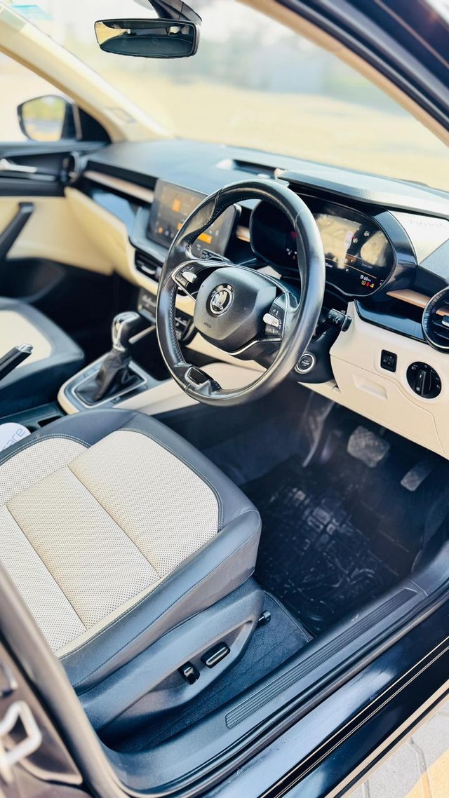 Skoda Slavia 1.0 TSI Style Second-hand 2024 Skoda Slavia 1.0 TSI Style for sale in Surat-19