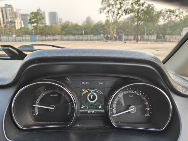 Second-hand 2018 Tata Hexa XTA for sale in Mumbai-13