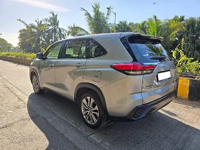 Second-hand 2024 Toyota Innova Hycross ZX(O) Hybrid for sale in Mumbai-3