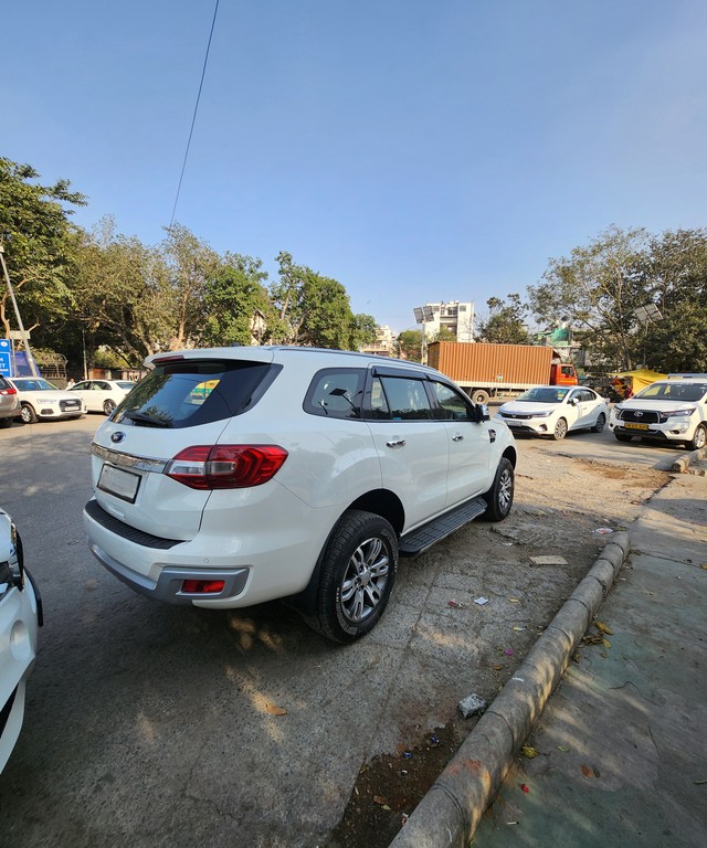 Ford Endeavour 2.2 Titanium AT 4X2 Second-hand 2016 Ford Endeavour 2.2 Titanium AT 4X2 for sale in New Delhi-6