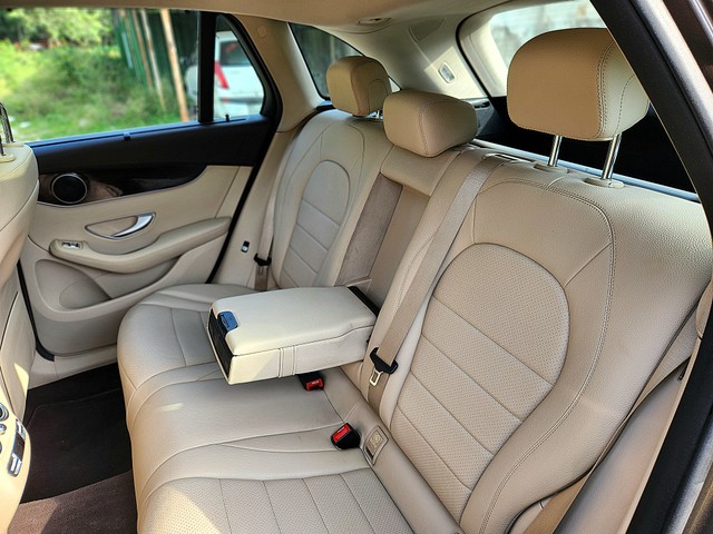 Second-hand 2016 Mercedes-Benz GLC 220d 4MATIC Sport for sale in New Delhi-17