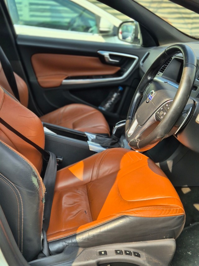 Second-hand 2015 Volvo XC60 D5 Summum for sale in Vadodara-17