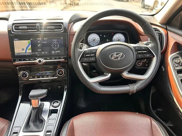 Second-hand 2022 Hyundai Alcazar Signature (O) Diesel AT BSVI for sale in Mumbai-5
