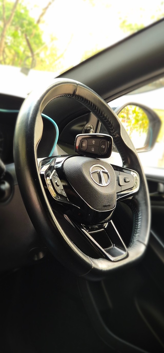 Tata Nexon EV XZ Plus Dark Edition - Photo 7