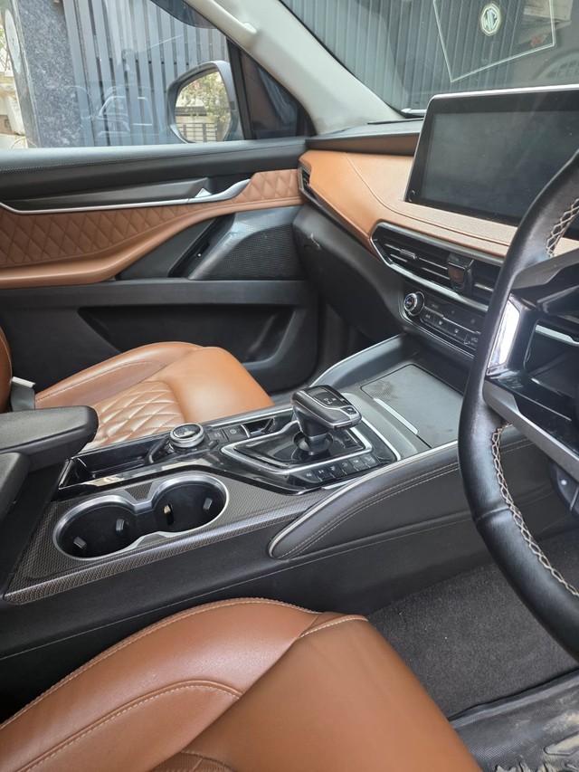 Second-hand 2021 MG Gloster Savvy 7-Str for sale in New Delhi-14