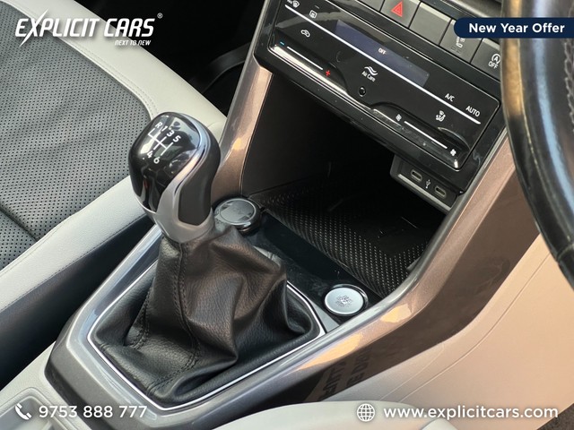 Second-hand 2022 Volkswagen Taigun 1.0 TSI Topline AT BSVI for sale in Kolkata-14