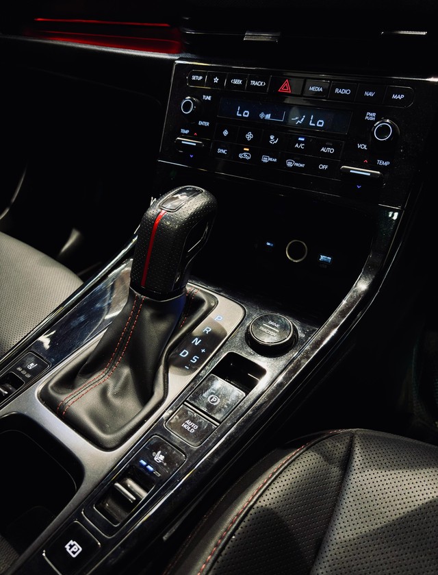 Second-hand 2024 Hyundai Creta SX (O) Turbo DCT for sale in Madurai-14