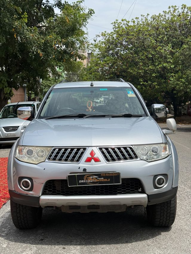 Mitsubishi Pajero Sport 4X4 Second-hand 2013 Mitsubishi Pajero Sport 4X4 for sale in Bangalore