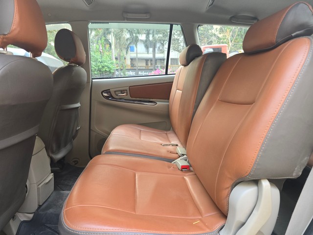 Second-hand 2014 Toyota Innova 2.5 VX (Diesel) 8 Seater for sale in Mumbai-5