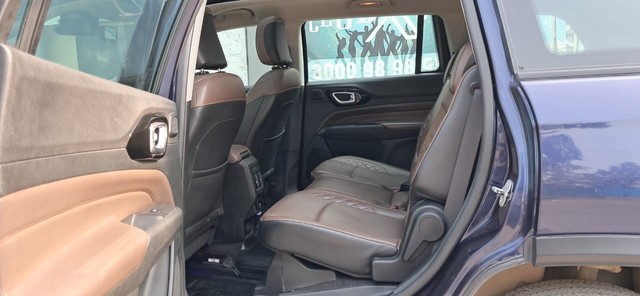 Second-hand 2024 Jeep Meridian Limited Opt 4x4 AT for sale in New Delhi-14