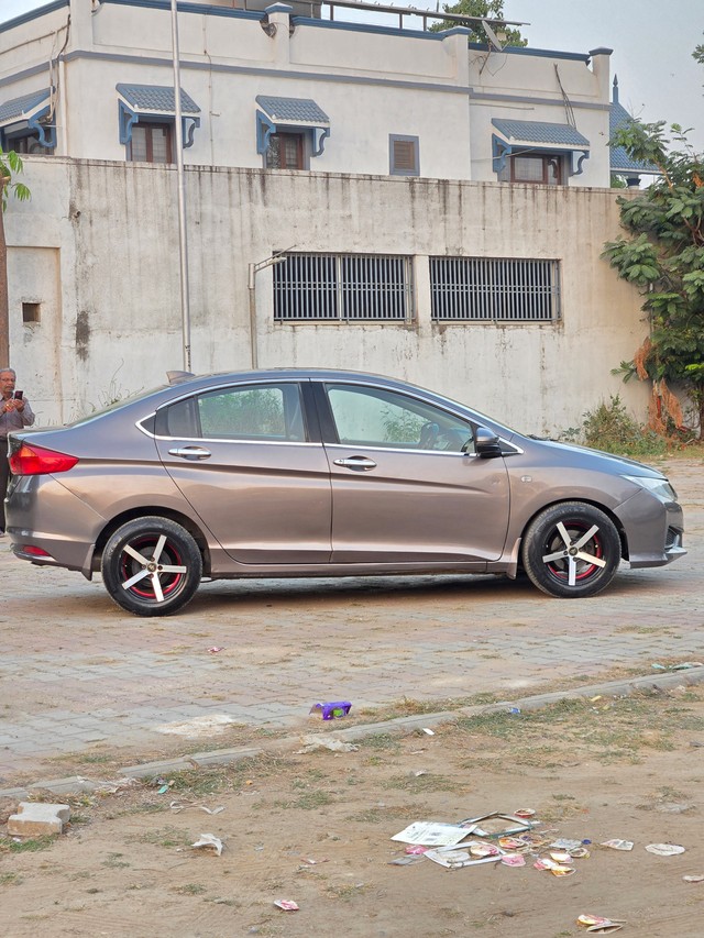 Second-hand 2016 Honda City i DTec SV for sale in Ahmedabad-1