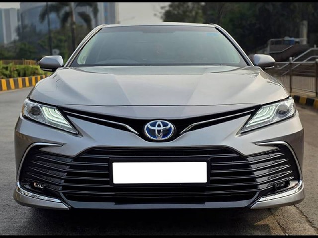 Second-hand 2023 Toyota Camry 2.5 Hybrid for sale in Mumbai-5