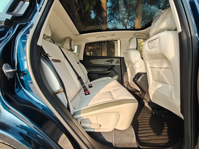 Mahindra XEV 9e Pack Three Second-hand 2025 Mahindra XEV 9e Pack Three for sale in Mumbai-8