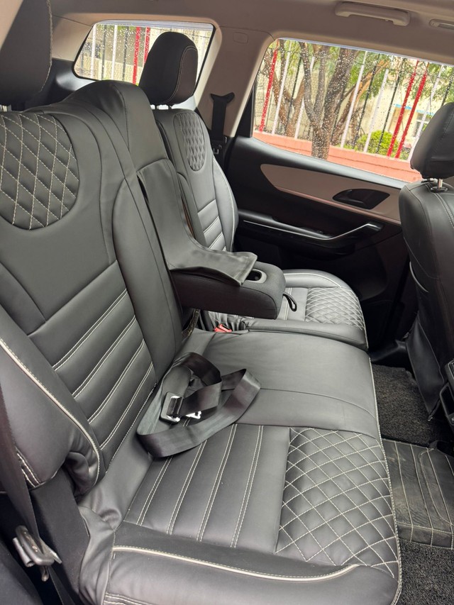 Second-hand 2023 Mahindra XUV700 AX5 7 Str Diesel AT for sale in Jaipur-10