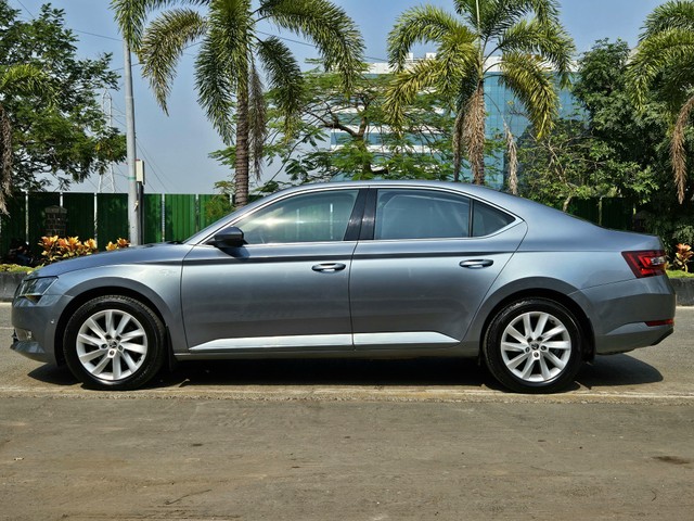 Second-hand 2018 Skoda Superb LK 1.8 TSI AT for sale in Mumbai-4