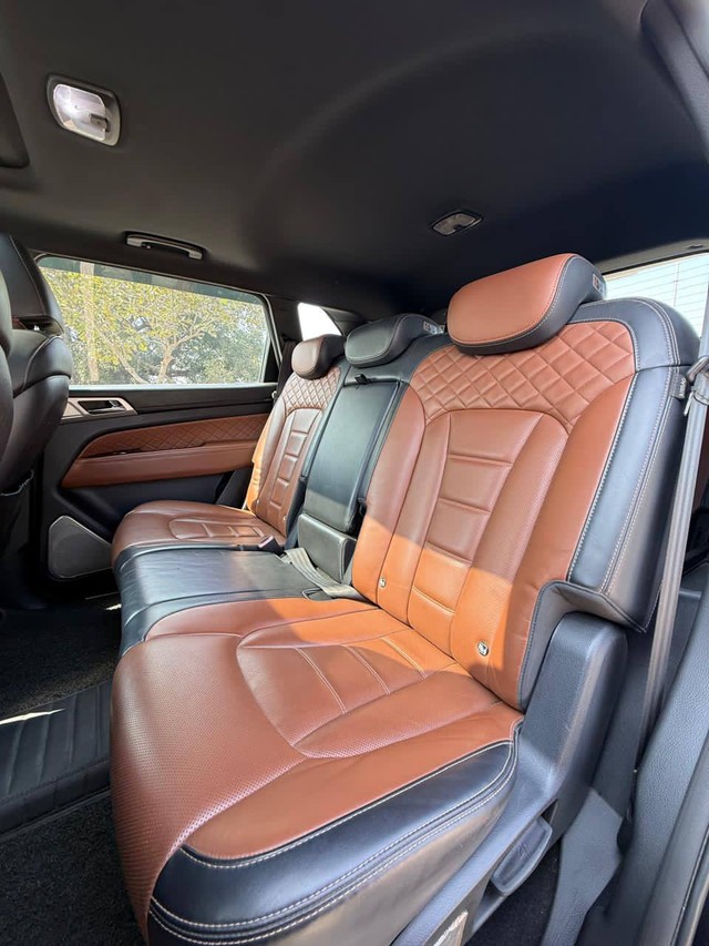 Second-hand 2020 Mahindra Alturas G4 4X4 AT for sale in New Delhi-16