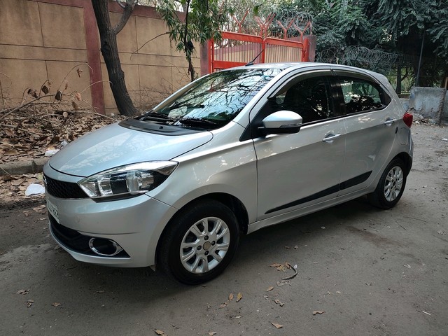 Second-hand 2017 Tata Tiago 1.2 Revotron XZ for sale in New Delhi-8