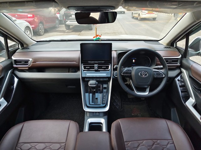 Second-hand 2025 Toyota Innova Hycross VX 7STR Hybrid for sale in Mumbai-8