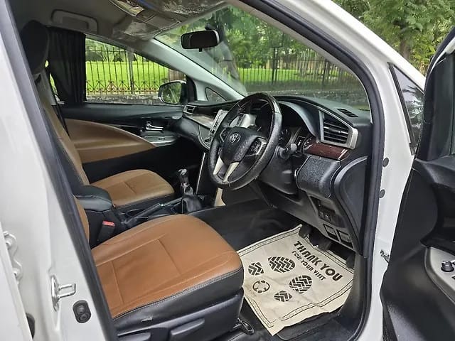 Second-hand 2022 Toyota Innova Crysta 2.7 VX 7 STR for sale in Mumbai-8