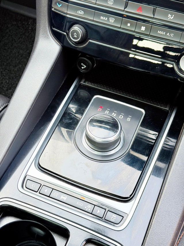 Second-hand 2018 Jaguar F-Pace Prestige 2.0 AWD for sale in Surat-13