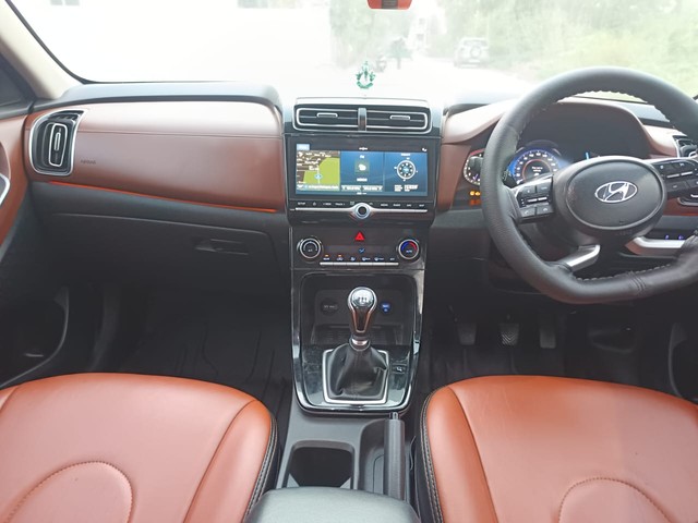 Second-hand 2024 Hyundai Alcazar Prestige 7-Seater Diesel for sale in Hyderabad-11