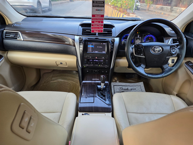 Second-hand 2015 Toyota Camry Hybrid for sale in Mumbai-10