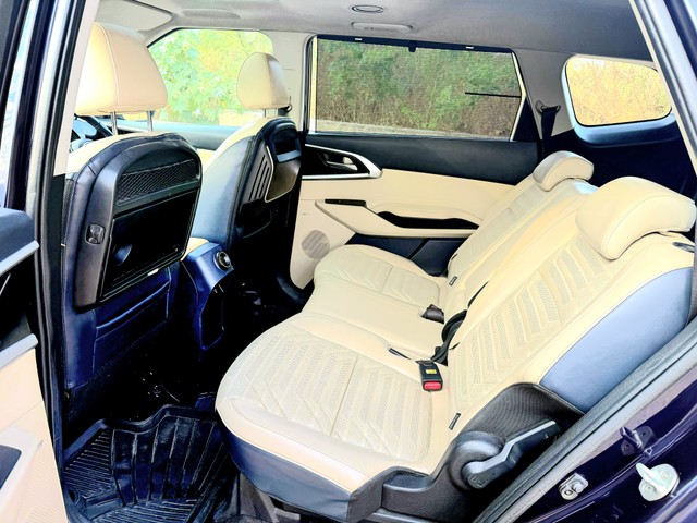 Second-hand 2022 Kia Carens Luxury Plus Turbo DCT 2022-2023 for sale in New Delhi-6