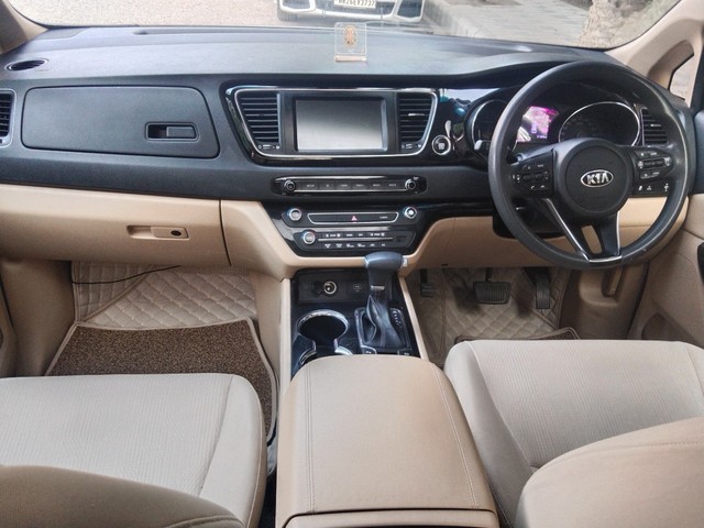 Second-hand 2020 Kia Carnival Prestige 6 STR for sale in New Delhi-14