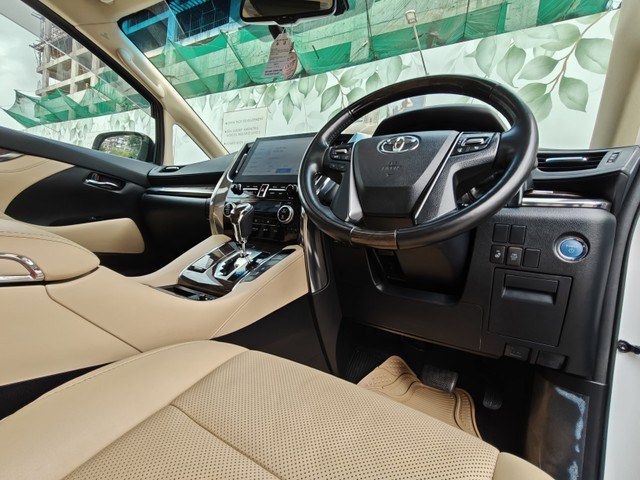 Second-hand 2020 Toyota Vellfire Executive Lounge BSVI for sale in Mumbai-13