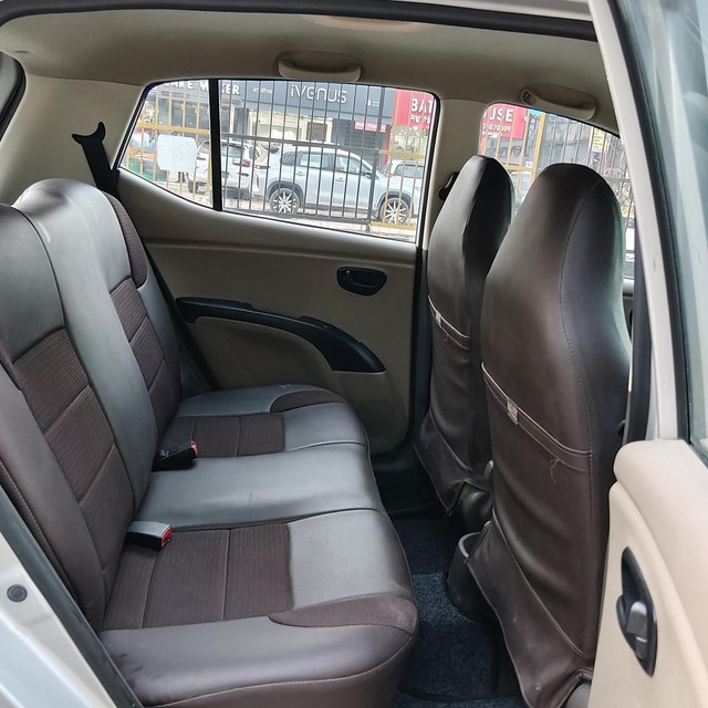 Second-hand 2017 Hyundai i10 Magna 1.1L for sale in Gurgaon-8