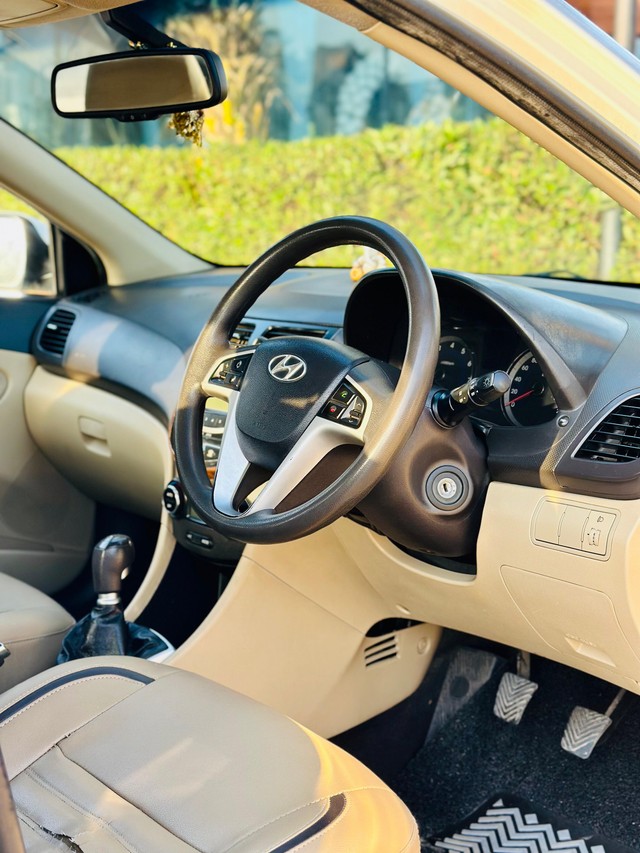 Second-hand 2014 Hyundai Verna 1.6 SX VTVT for sale in Surat-12