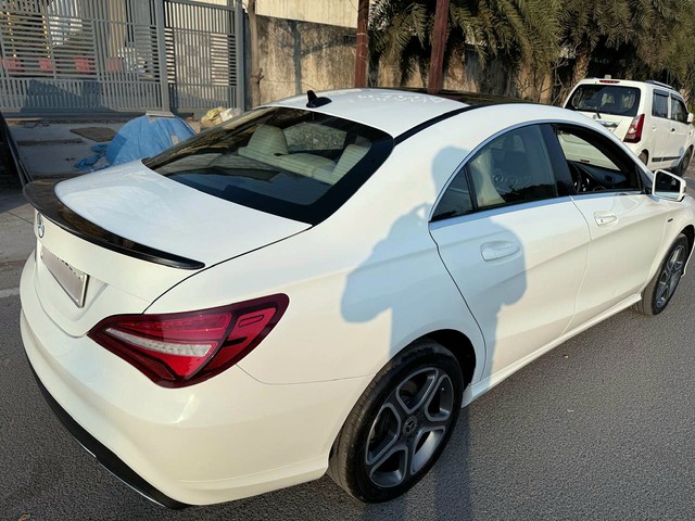 Second-hand 2020 Mercedes-Benz CLA Urban Sport 200d for sale in New Delhi-5