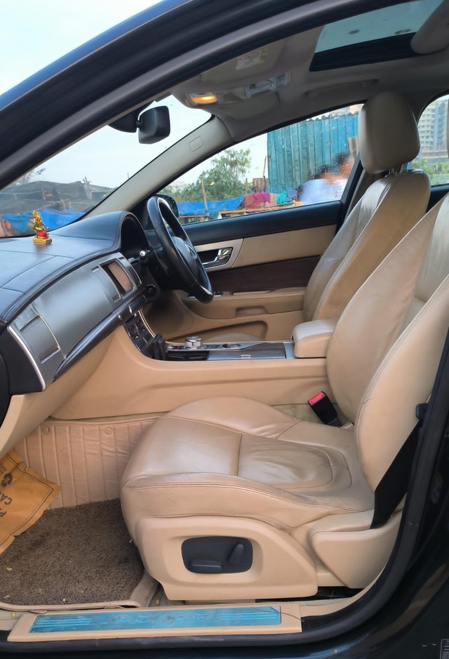 Jaguar XF 2.2 Litre Luxury Second-hand 2013 Jaguar XF 2.2 Litre Luxury for sale in Mumbai-8