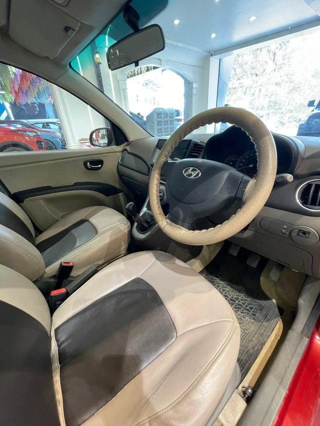 Second-hand 2013 Hyundai i10 Sportz for sale in Hyderabad-13