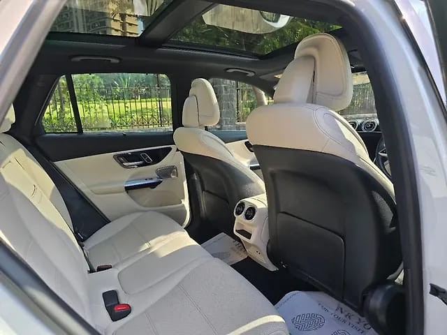 Second-hand 2023 Mercedes-Benz GLC 300 for sale in Mumbai-12