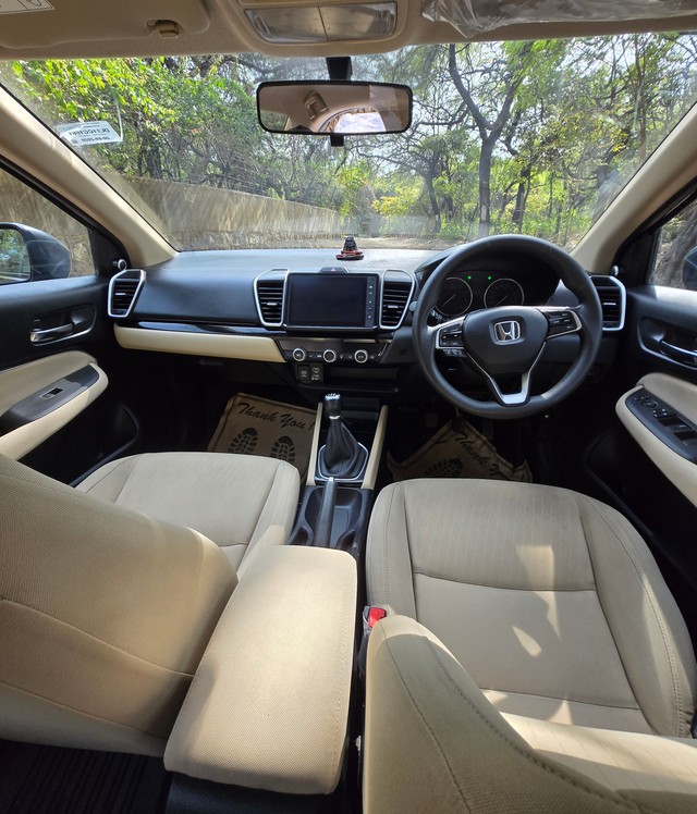 Second-hand 2020 Honda City V MT for sale in New Delhi-10