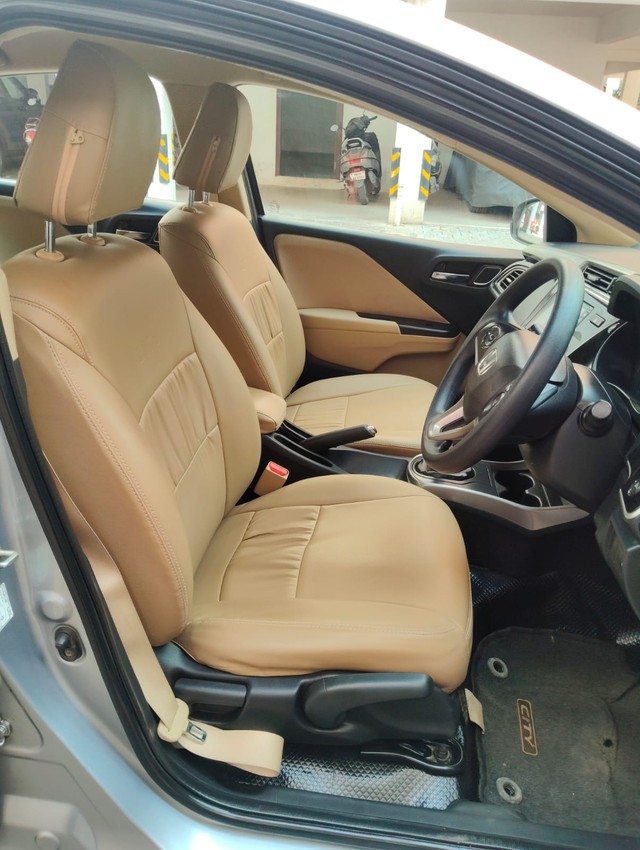 Second-hand 2021 Honda City V MT for sale in Chennai-12