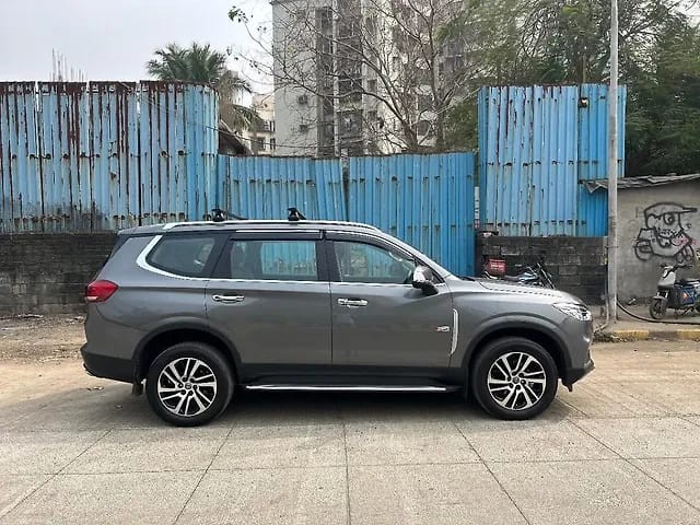 Second-hand 2023 MG Gloster Savvy 4x2 7Str for sale in Mumbai-1