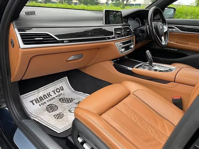 Second-hand 2017 BMW 7 Series 730Ld M Sport for sale in Mumbai-9