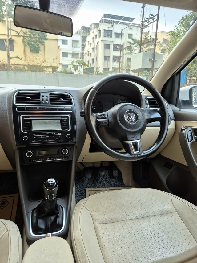 Volkswagen Vento 1.5 TDI Highline Second-hand 2014 Volkswagen Vento 1.5 TDI Highline for sale in Nashik-13
