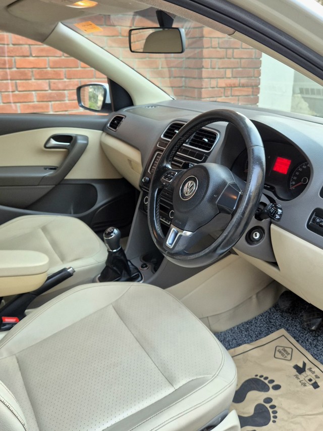 Volkswagen Vento 1.5 TDI Highline Second-hand 2014 Volkswagen Vento 1.5 TDI Highline for sale in Nashik-12