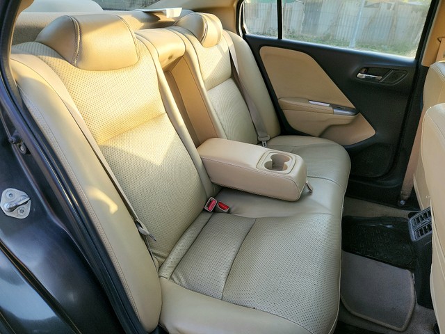 Second-hand 2015 Honda City i VTEC CVT VX for sale in New Delhi-29