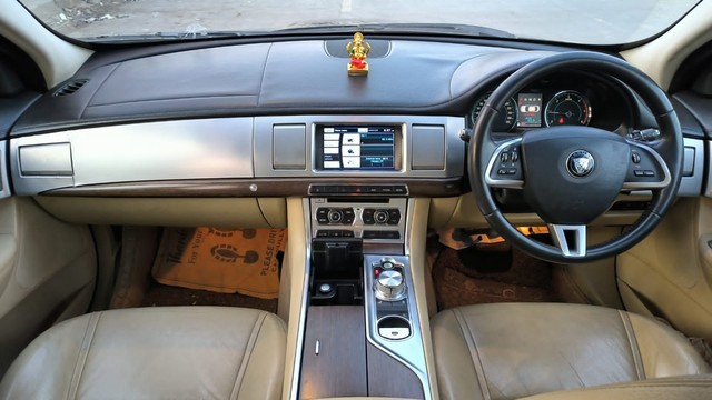 Jaguar XF 2.2 Litre Luxury Second-hand 2013 Jaguar XF 2.2 Litre Luxury for sale in Mumbai-4