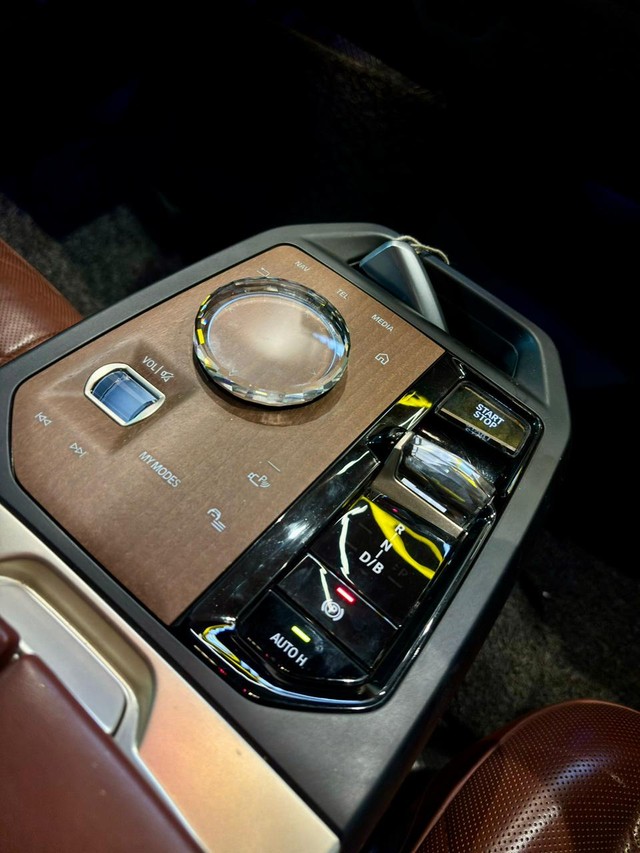 Second-hand 2022 BMW iX xDrive40 for sale in Madurai-3