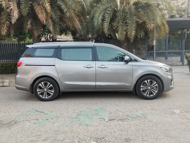 Second-hand 2020 Kia Carnival Prestige 6 STR for sale in New Delhi-1