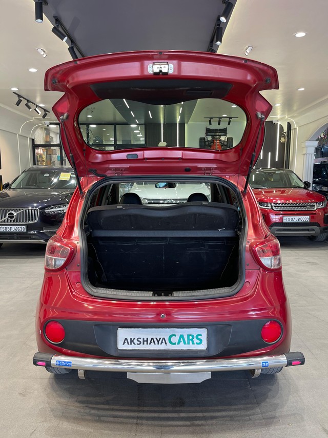 Second-hand 2017 Hyundai Grand i10 Magna AT for sale in Hyderabad-15