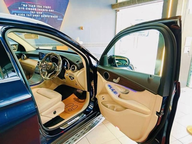 Second-hand 2021 Mercedes-Benz GLC 200 for sale in Thane-12