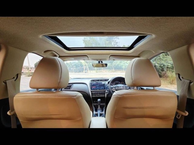 Second-hand 2018 Honda City i-VTEC CVT VX for sale in New Delhi-7