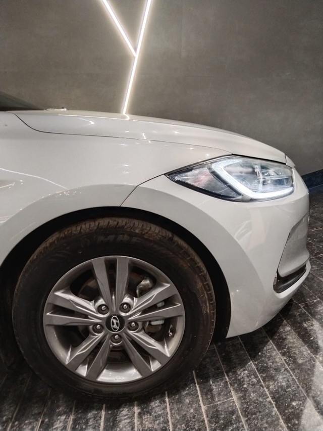 Second-hand 2018 Hyundai Elantra 2.0 SX Option AT for sale in New Delhi-8